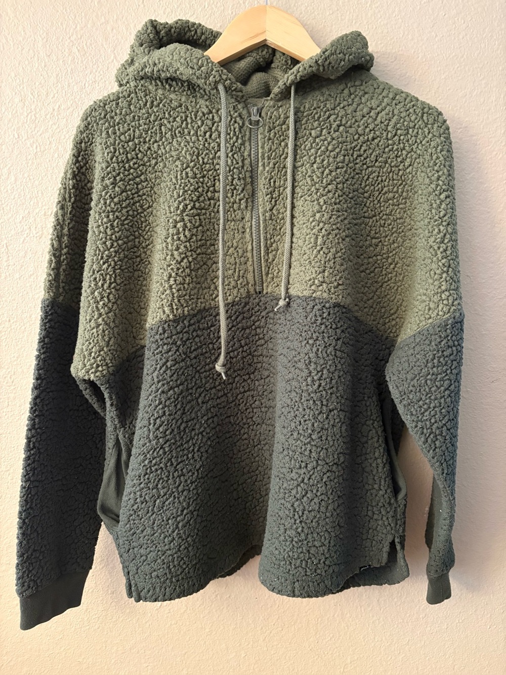 PINK Victoria's Secret Sherpa Hoodie Medium Green Color block Fleece